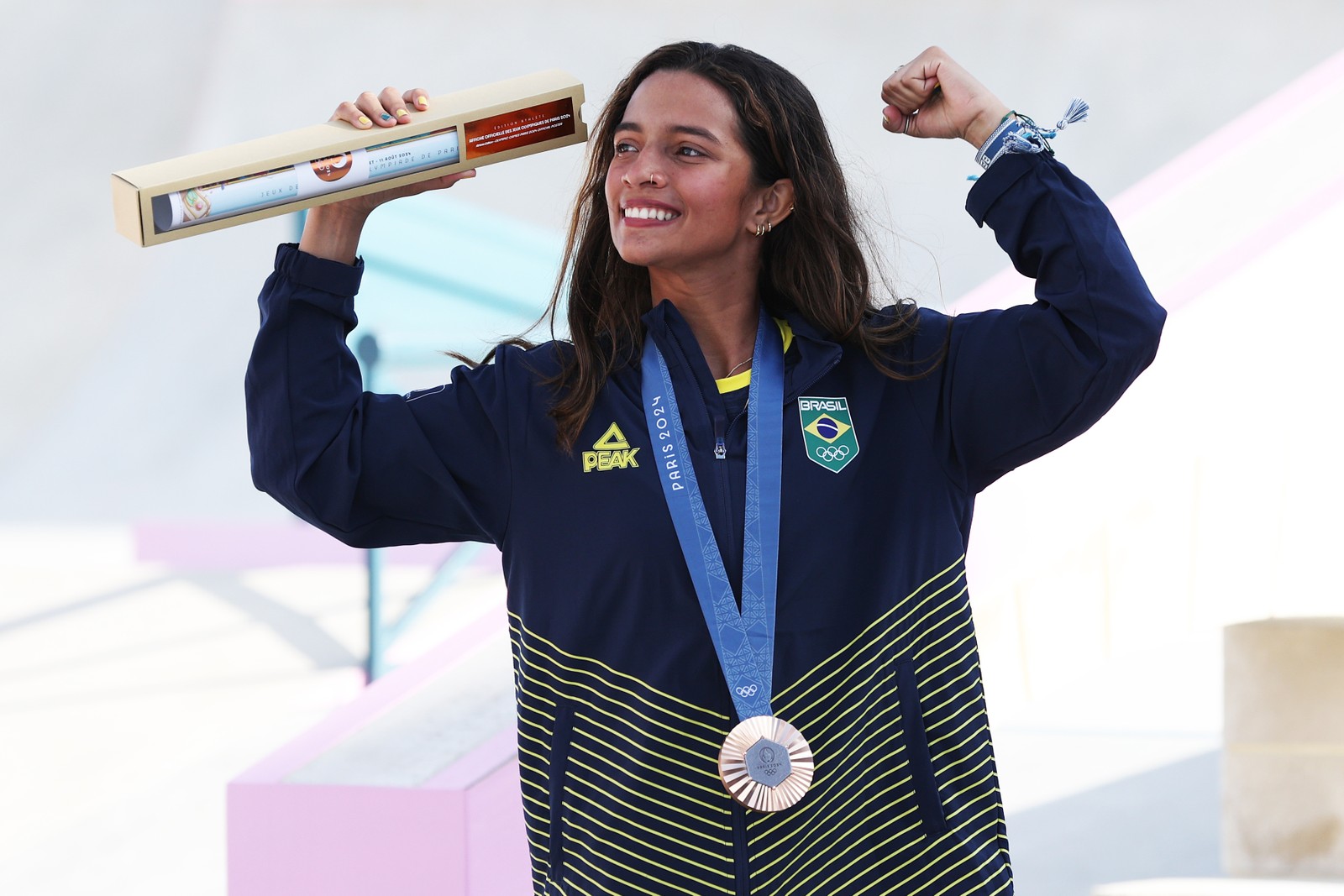 A atleta Rayssa Leal garantiu a medalha de bronze no Skate Street feminino nas Olimpíadas de Paris — Foto: Gaspar Nóbrega/COB