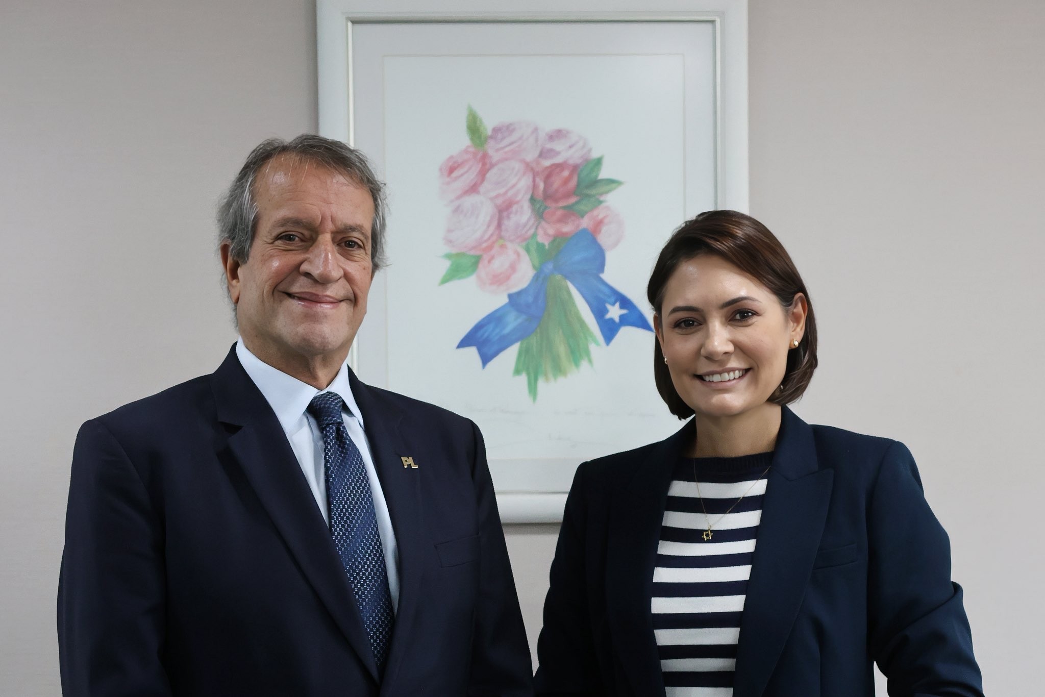 Valdemar Costa Neto recebe Michelle Bolsonaro em meio à crise aberta pela fuga de Flávio