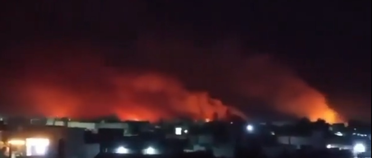 Guarda do Irã confirma ter atacado complexos de energia dos EUA e Israel após cessar-fogo