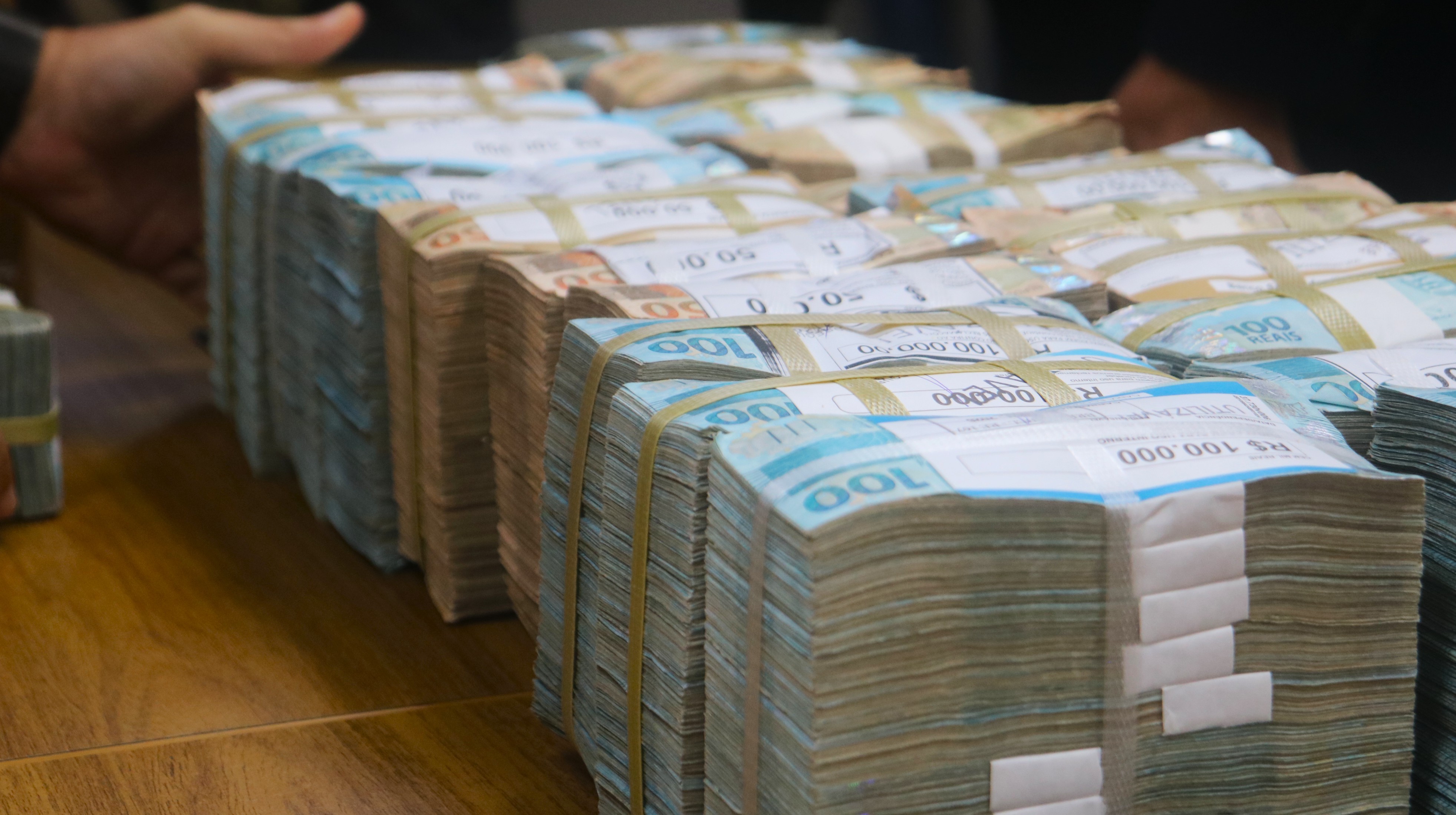 PF prende dois após saque de R$ 2,5 milhões em espécie que abasteceriam campanha no Pará