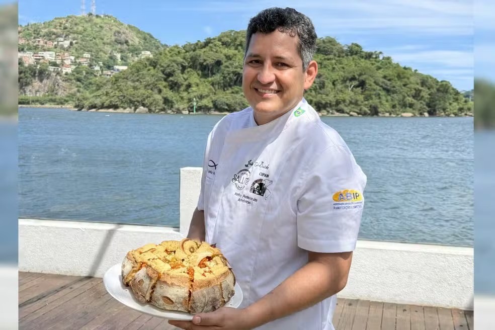 Padeiro do ES é eleito o melhor do mundo com pão que imita panela de barro e torta capixaba