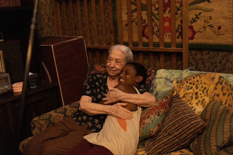 Fernanda Montenegro e Thawan Lucas contracenam no filme "Vitória". — Foto: Reprodução