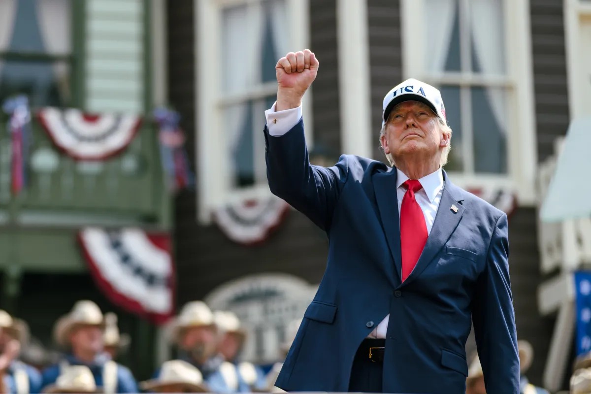 Trump republica postagem de filho, aliado de Eduardo Bolsonaro, de que corte em agência fez esquerda perder nas Américas