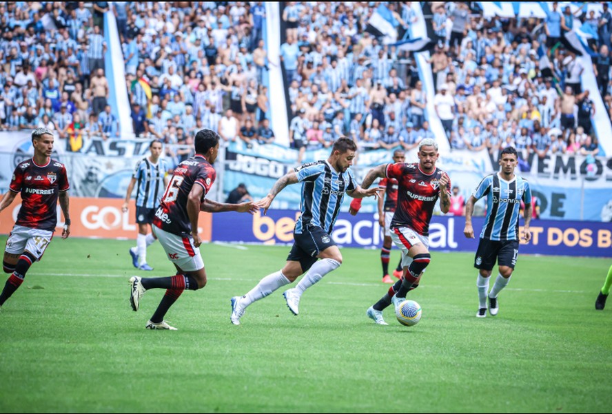 São Paulo perde para o Grêmio por 2 a 1 | Esporte | cbn