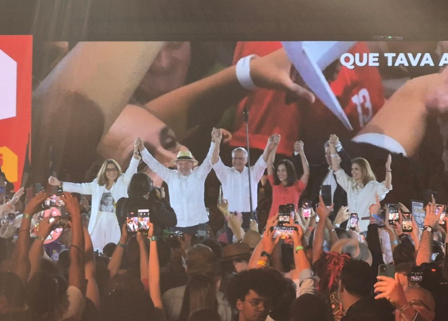 PT oficializa candidatura de Lula à reeleição para a Presidência na convenção nacional do partido em São Paulo