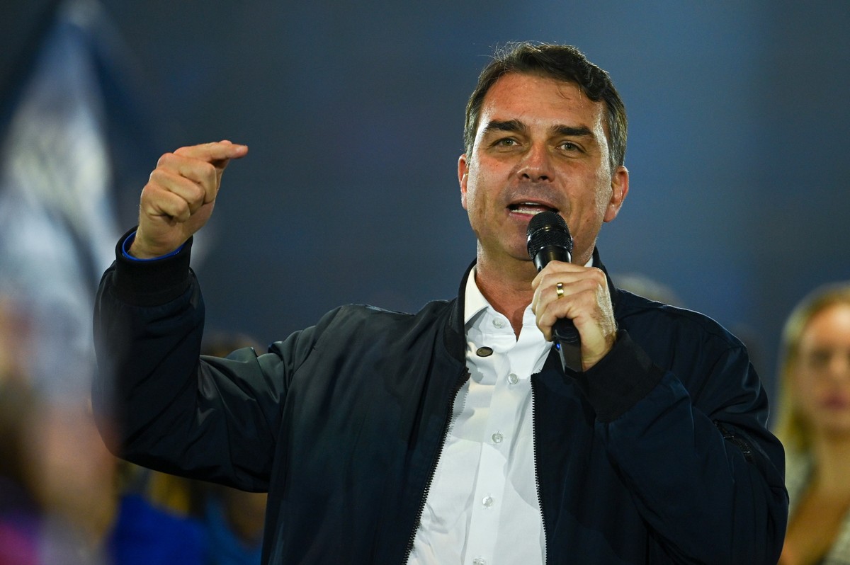 Missão pede ao TSE investigação sobre suposta filiação fraudulenta de Flávio Bolsonaro