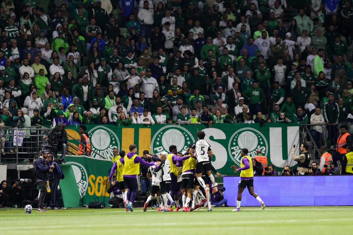 Corinthians vence o Palmeiras e avança na Copa do Brasil