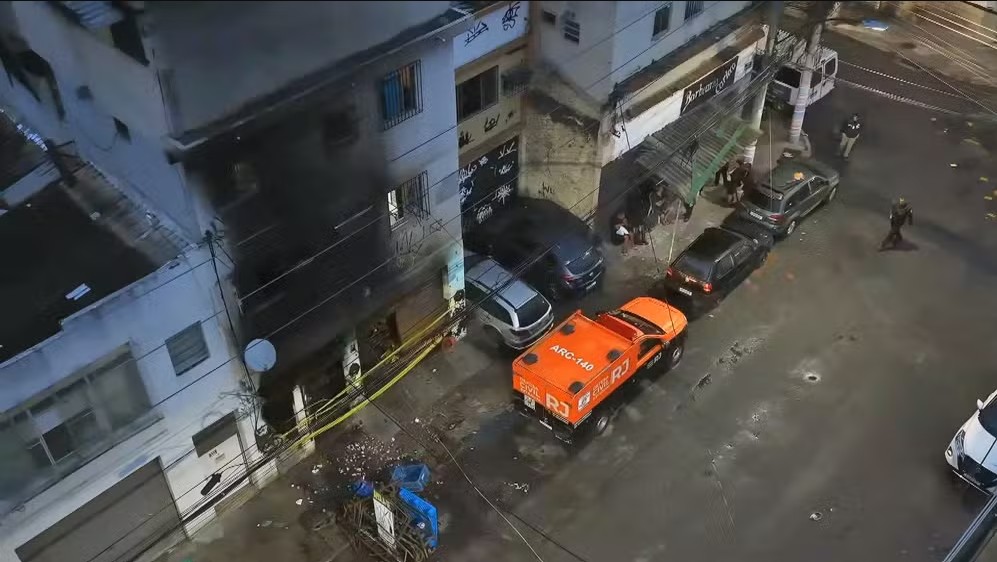 Duas pessoas morrem em incêndio na Zona Norte do Rio; dez ficaram feridas - QTU Questões do Universo
