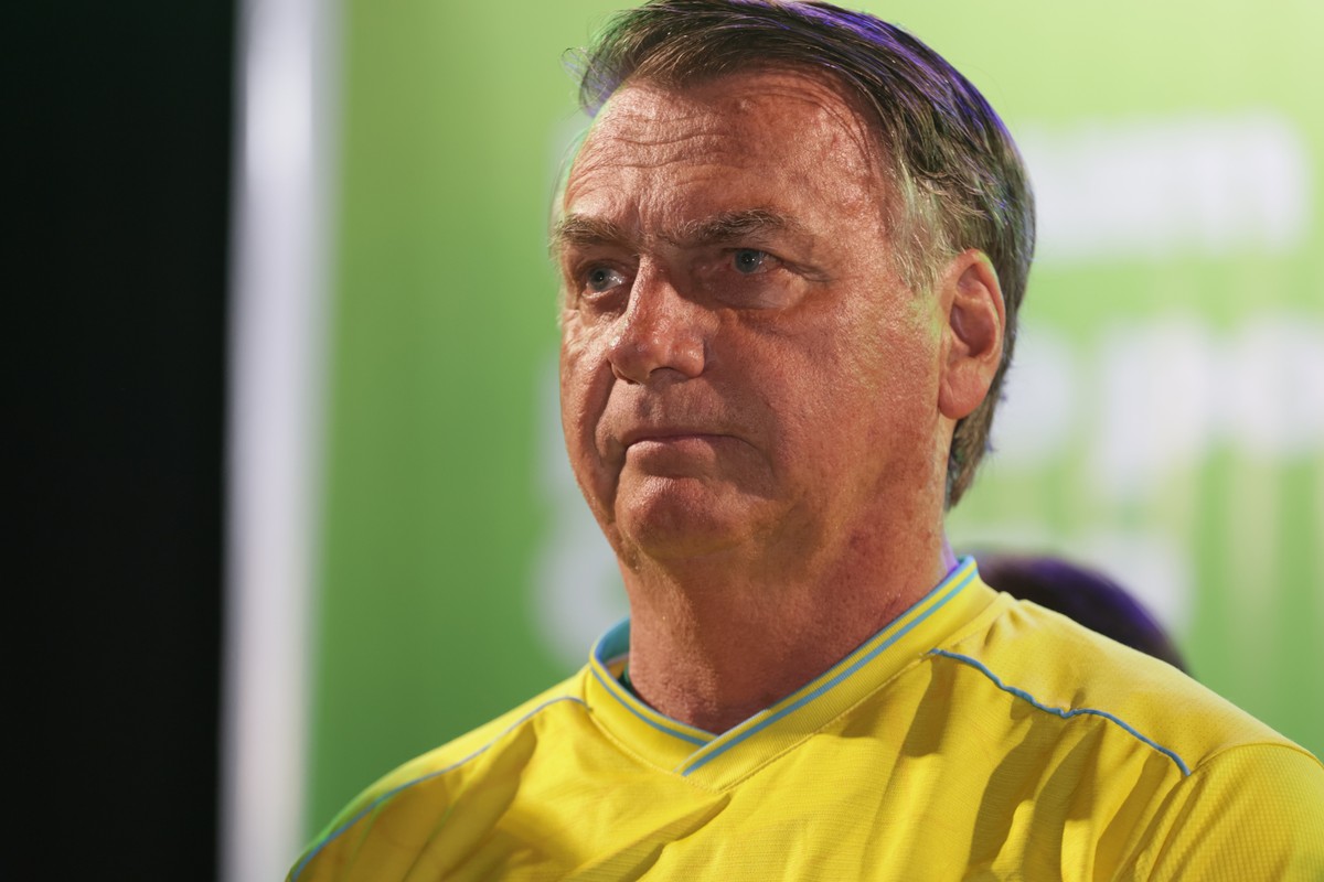 Em resposta ao STF, defesa de Bolsonaro diz que e-mail é o convite ...