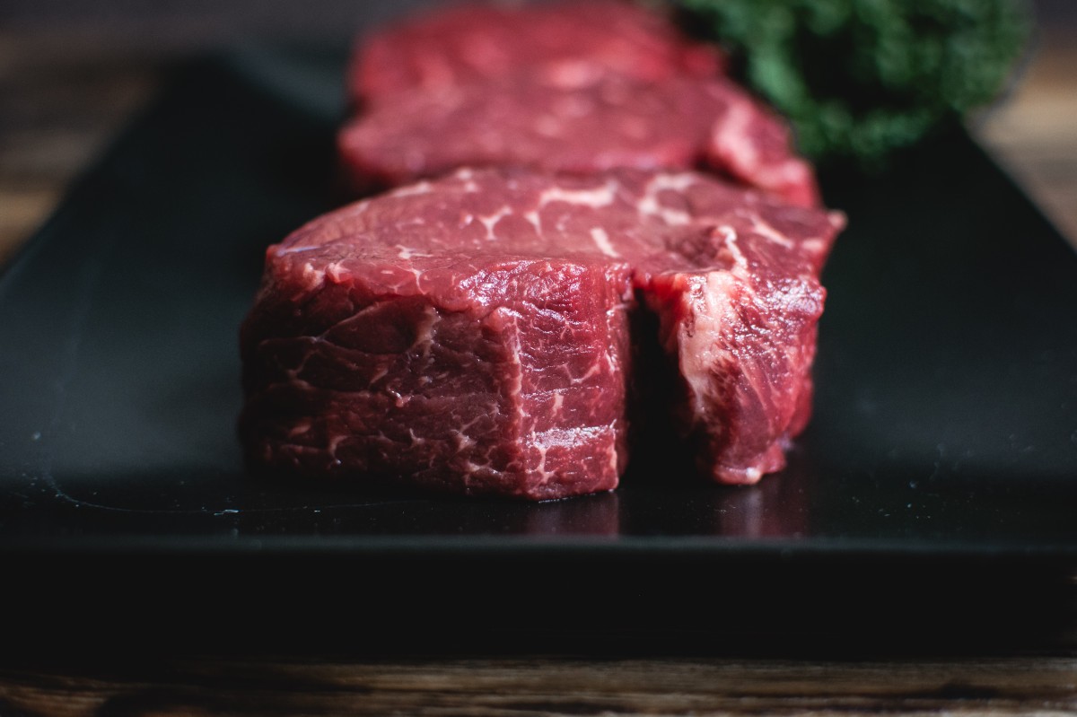 Governo diz ter recebido com 'surpresa' decisão da UE de retirar Brasil de lista de países exportadores de carne