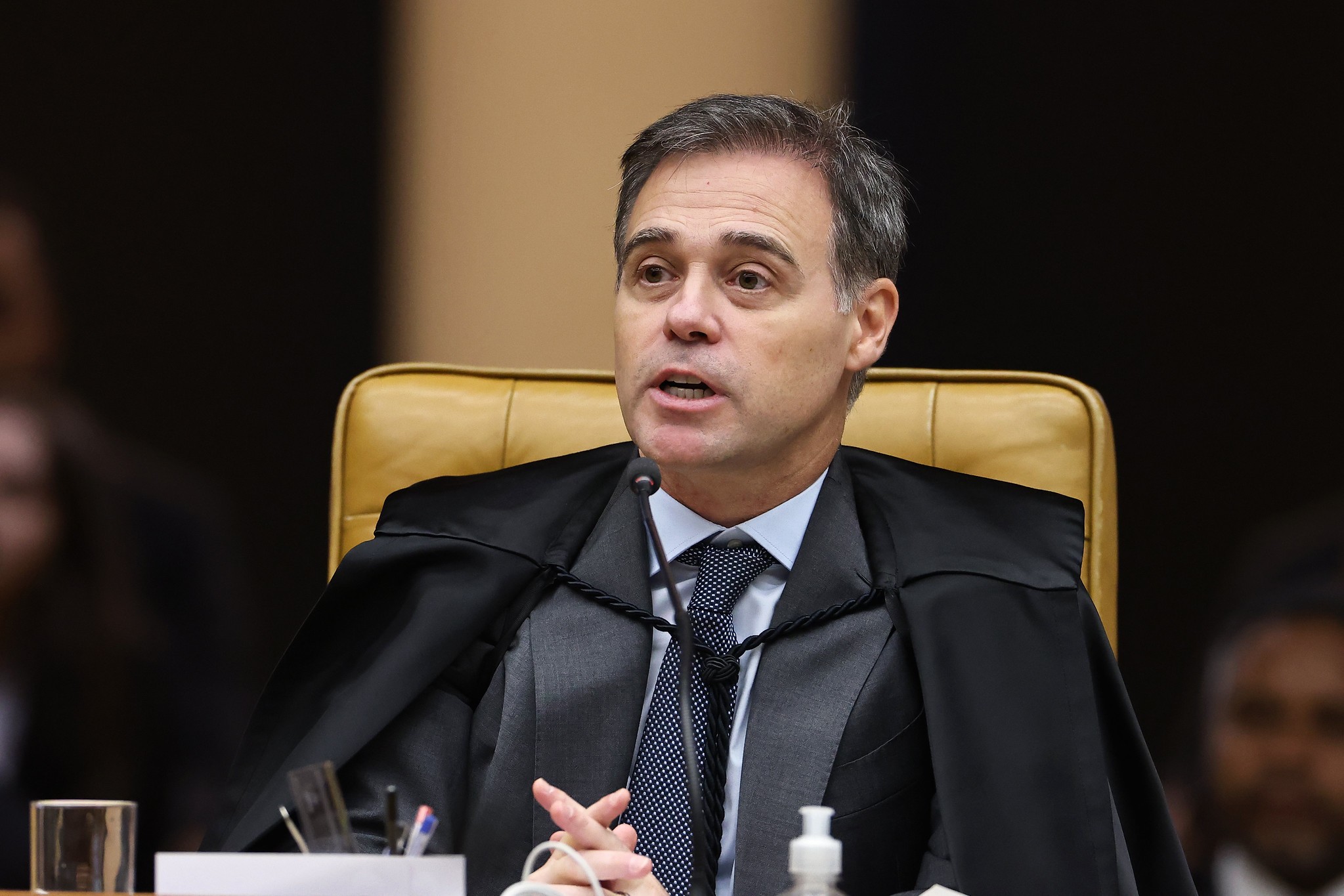 Mendonça usa identidade evangélica também como estratégia de comunicação política, diz teólogo
