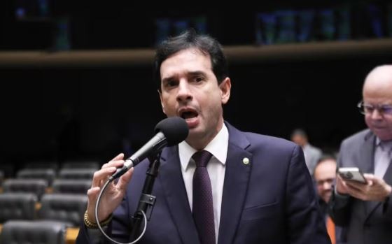 Escala 6x1: relatório prevê semana de 40 horas após período de transição de 14 meses