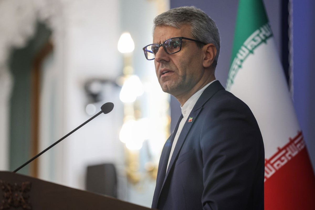 Ameaças de Trump de ataques à infraestrutura civil são crimes de guerra, afirma porta-voz iraniano