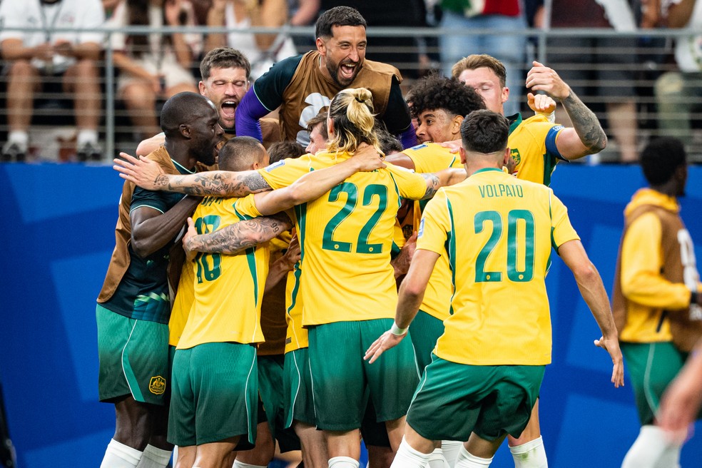 Jogadores da Austrália comemoram gol contra Egito na Copa do Mundo 2026 — Foto: (Riquelve Nata/Sports Press Photo / SPP/Agencia O Globo
