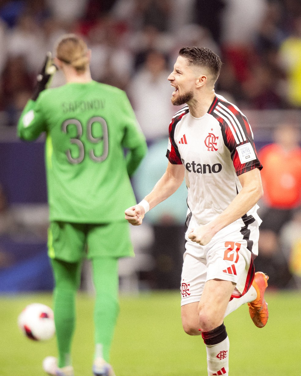 Jorginho comemora gol pelo Flamengo na final da Copa Intercontinental — Foto: Adriano Fontes/Flamengo