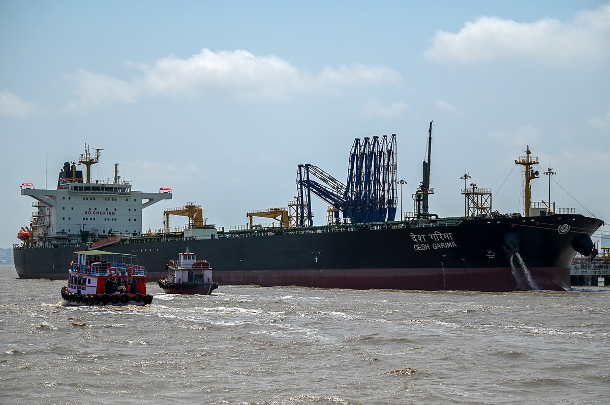 EUA liberam militares para atacar 'ameaças contra embarcações' que transitam em Ormuz, afirma site