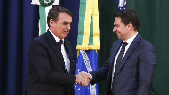 Moraes arquiva investigação contra Bolsonaro e Ramagem no caso da 'Abin Paralela'