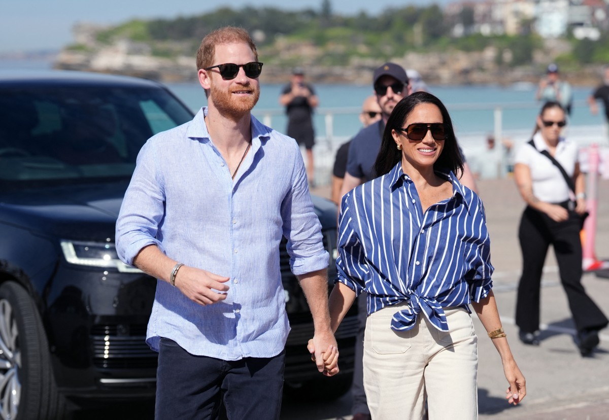 Príncipe Harry, Elton John e mais são condenados a pagar quase R$ 70 milhões contra tabloide britânico - QTU Questões do Universo