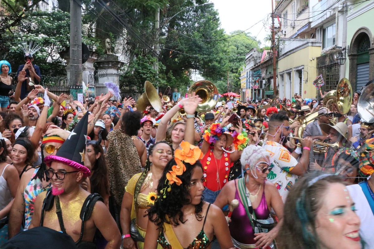 Povos Brasileiros Que Comemoram O Carnaval Na Rua Foto Editorial