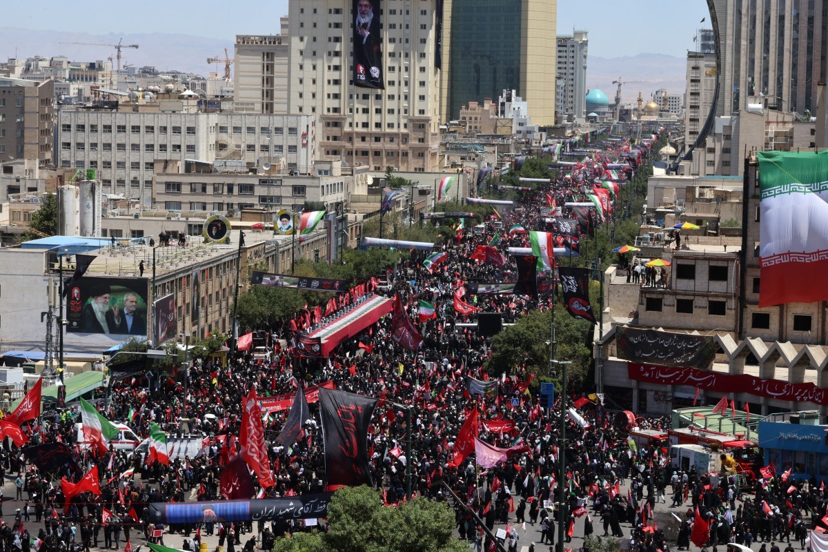 Funeral de Ali Khamenei segue cronograma oficial mesmo após retomada de ataques entre EUA e Irã
