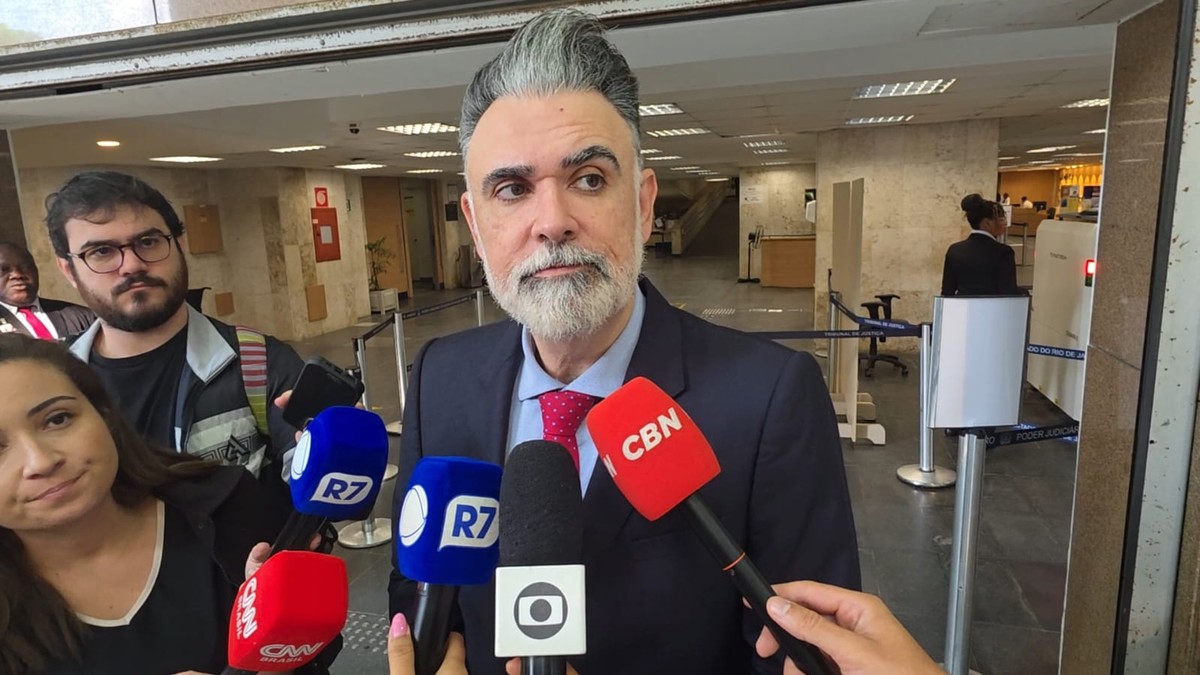 Advogado de pai de Henry Borel diz a jurados que sente pena de Monique Medeiros