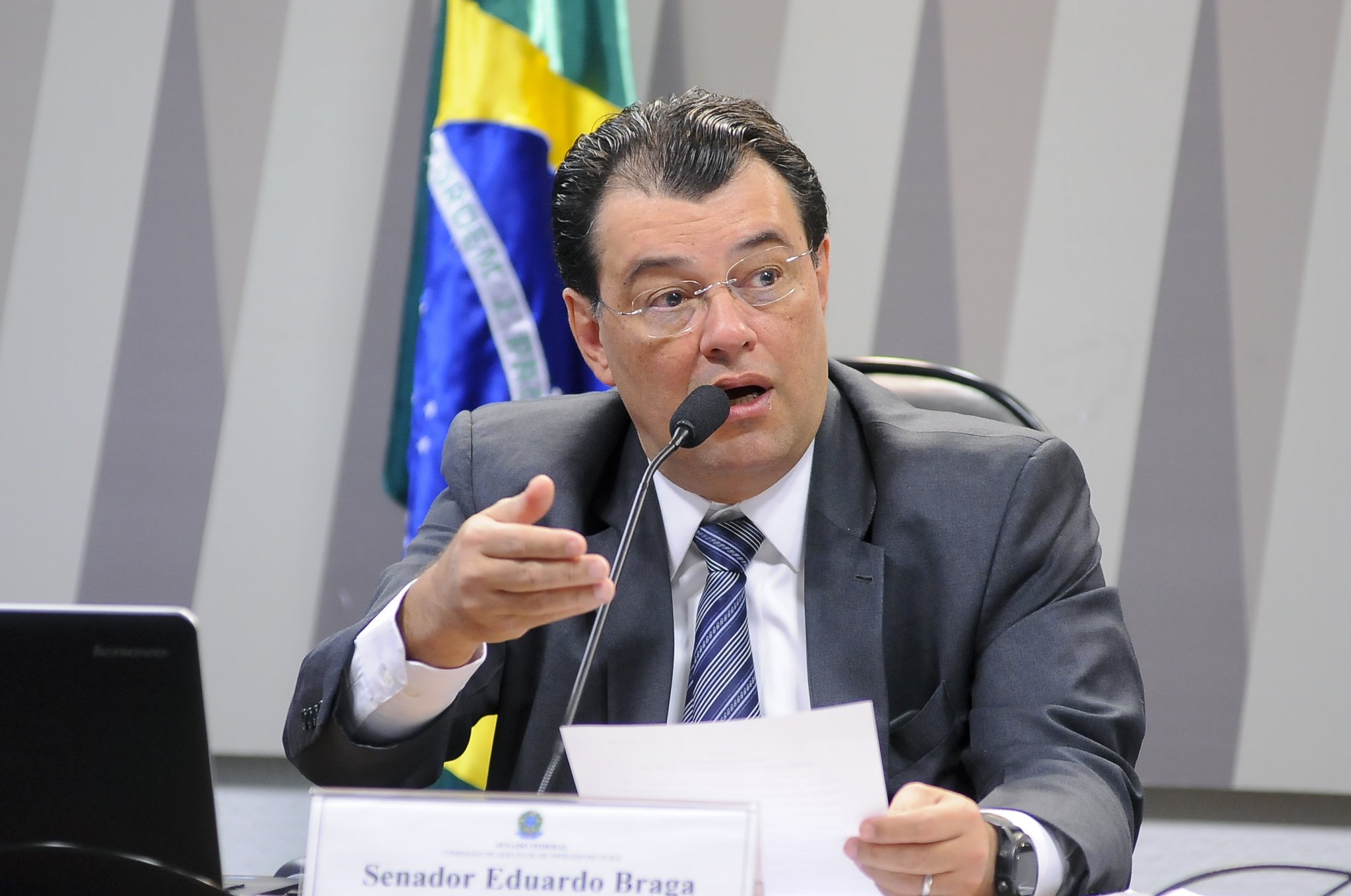 Senador elabora PEC com ajustes após fim da escala 6x1 para categorias com jornadas de trabalho diferenciadas