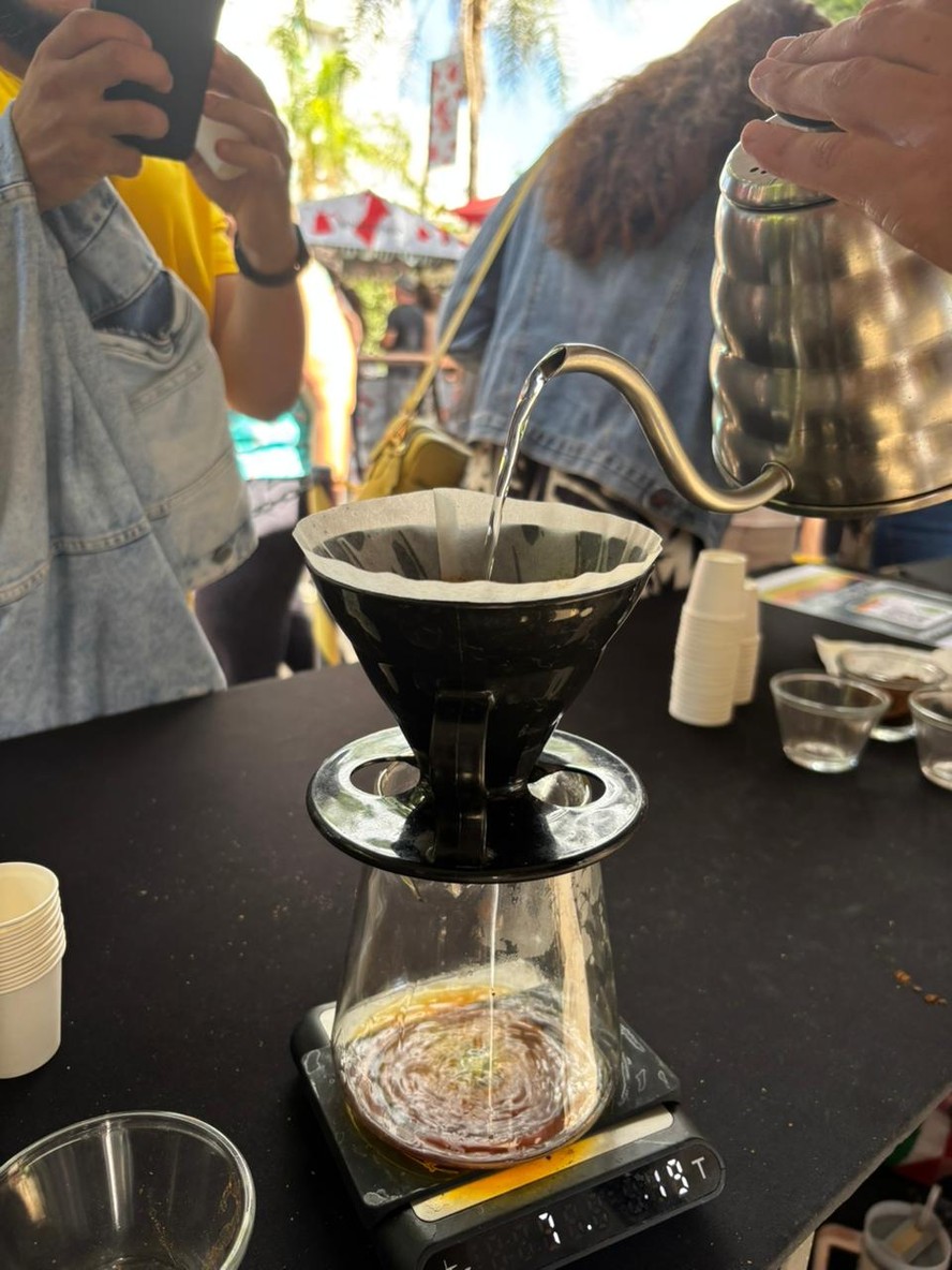 Durante a feira, participantes puderam degustar diferentes tipos de café