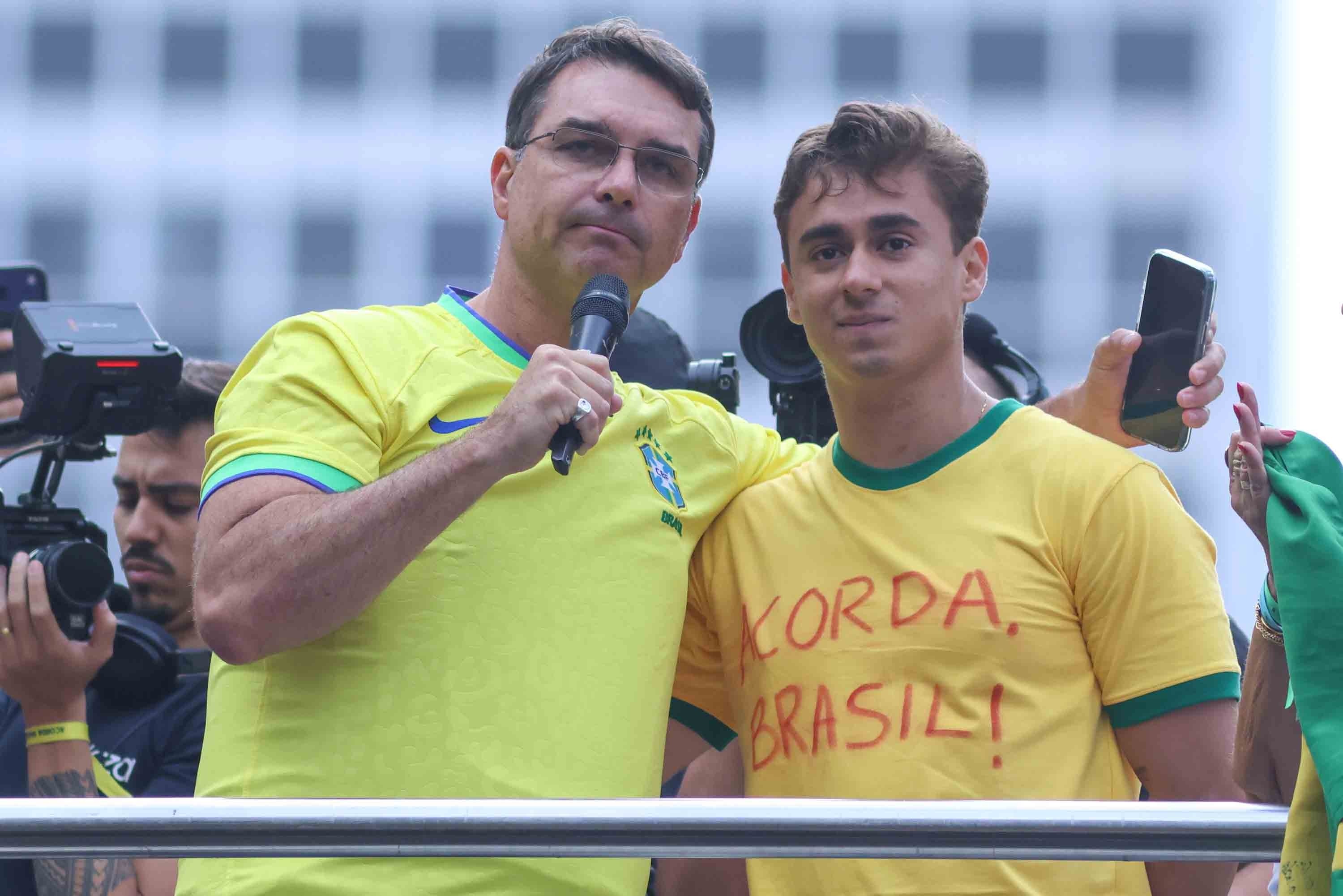 TSE manda retirar trecho de vídeo de Flávio Bolsonaro e Nikolas Ferreira sobre fala de Lula - Foto