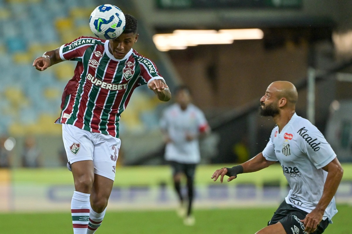 No retorno de Neymar, Santos perde para o Fluminense por 1 a 0