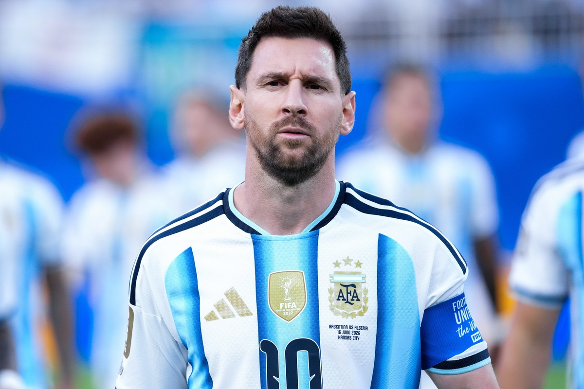 Messi ocupa lugar acima de Maradona no imaginário dos argentinos, afirma Ariel Palacios