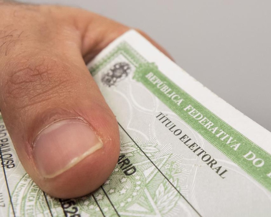 É necessário levar o título de eleitor no dia da votação? Entenda