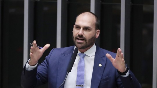 Em mensagem, Eduardo xinga Jair Bolsonaro: 'seu ingrato' Em mensagem, Eduardo xinga Jair Bolsonaro: 'seu ingrato'