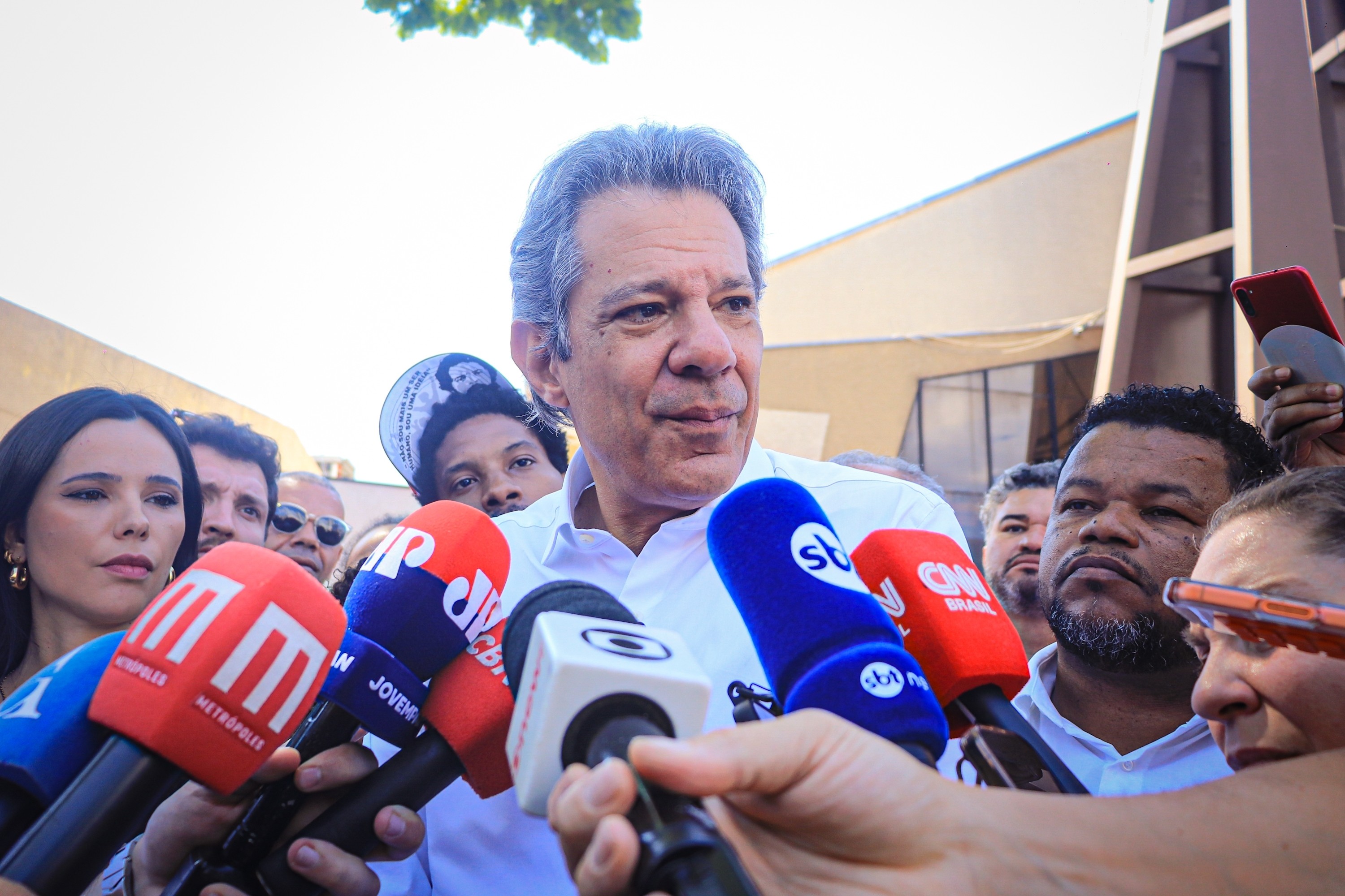 Haddad diz que não vê pedido de vista de Dino em sessão no STF como 'medida protelatória'