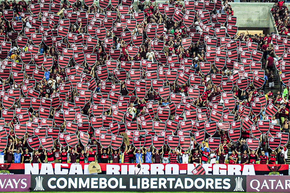 Movimentação no Galeão cresce com embarque de torcedores do Flamengo para final da Libertadores