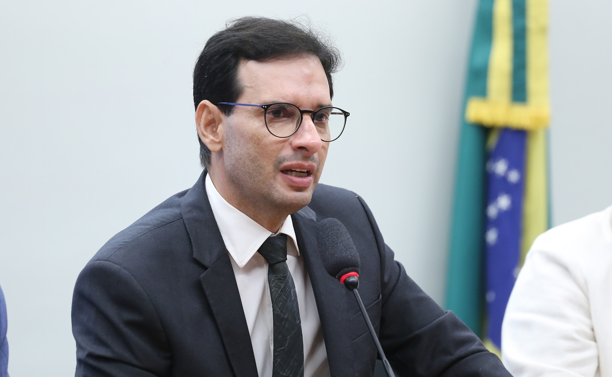 Escala 6x1: relator diz que limite da jornada para quem ganha acima de R$ 16 mil depende de Motta