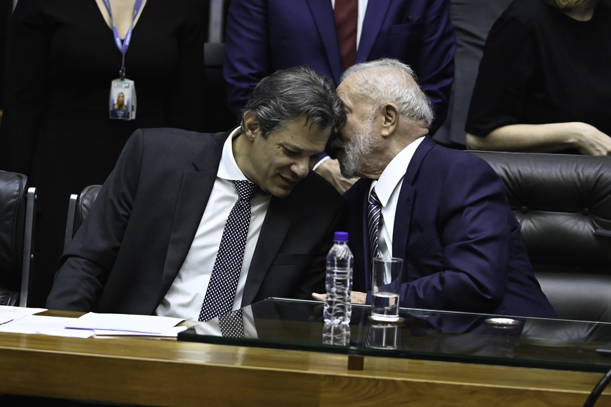 Lula se reúne com Haddad para tratar da gestão na Petrobras | Política | cbn