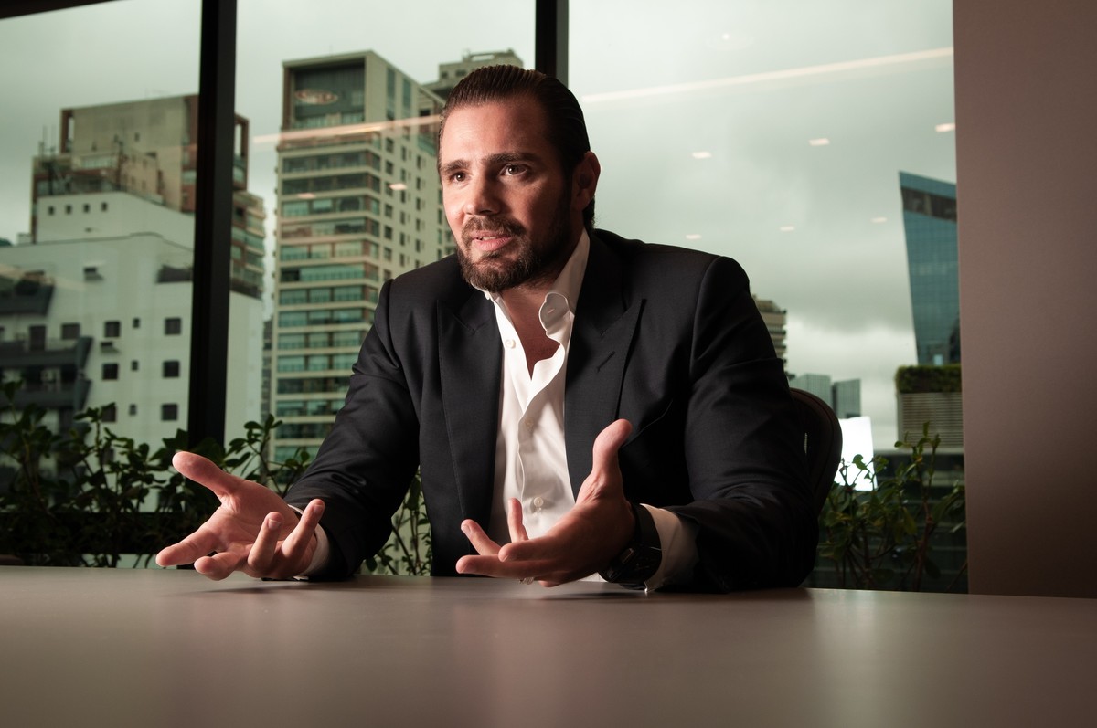 Quem é Felipe Cançado, primo de Vorcaro, preso em operação da Polícia Federal sobre banco Master?