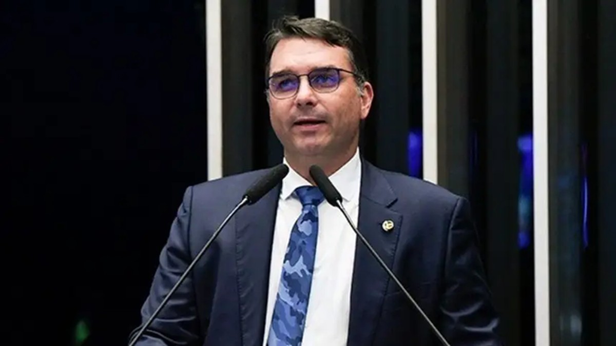 Após vazamento mensagens, bancada do PL se reúne com Flávio Bolsonaro para discutir crise na pré-campanha
