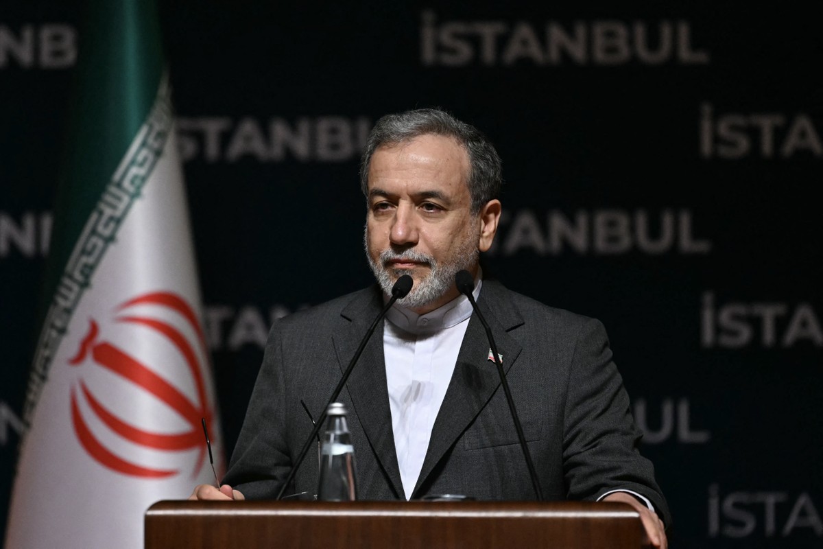 Ministro iraniano deve ir ao Paquistão para novas negociações sobre cessar-fogo, afirma mídia americana