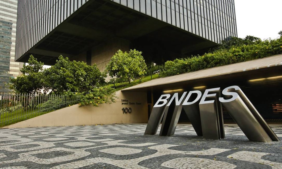 BNDES libera R$ 40 bilhões para apoiar empresas afetadas por tarifas dos EUA; entenda