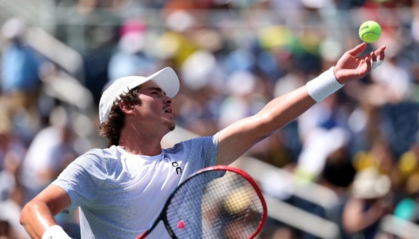 João Fonseca perde para Zverev e é eliminado 