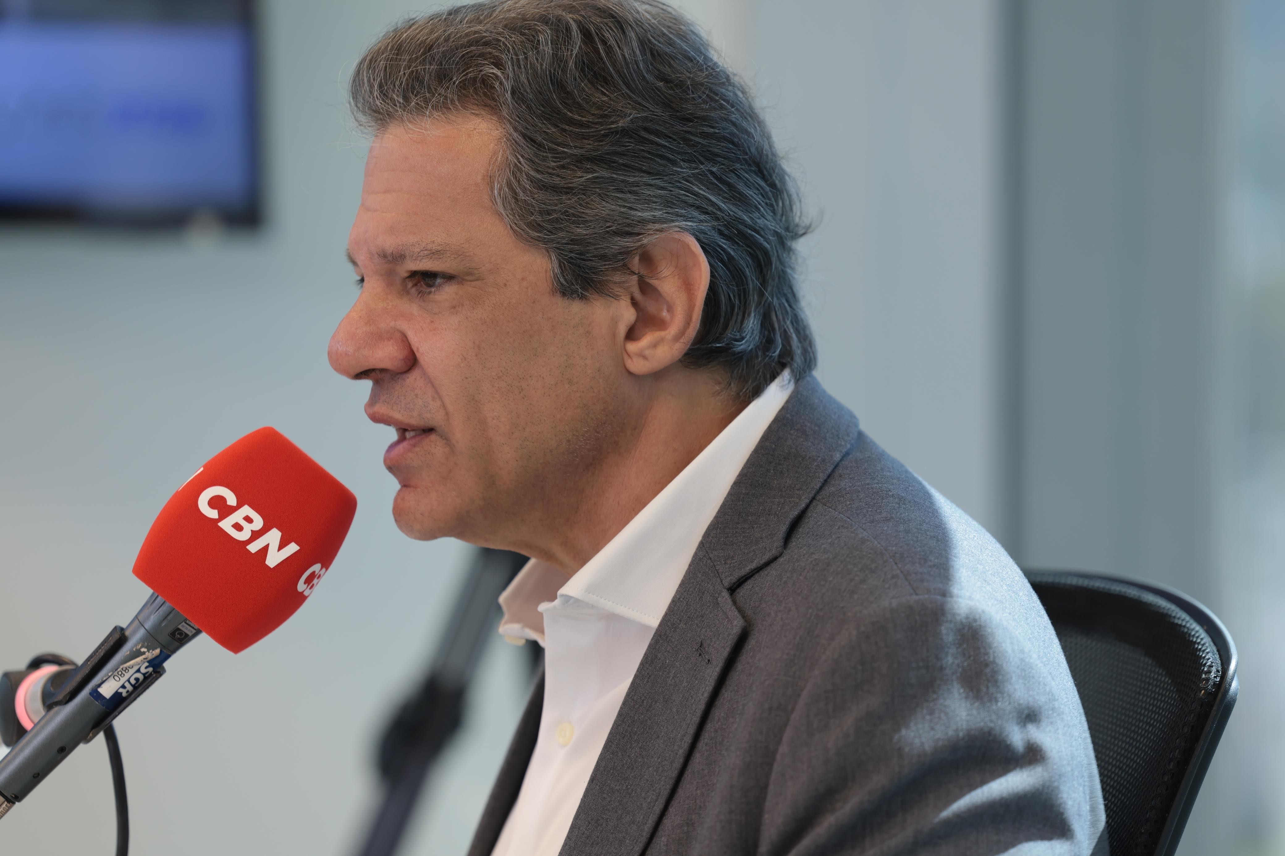 Haddad chama Flávio Bolsonaro de 