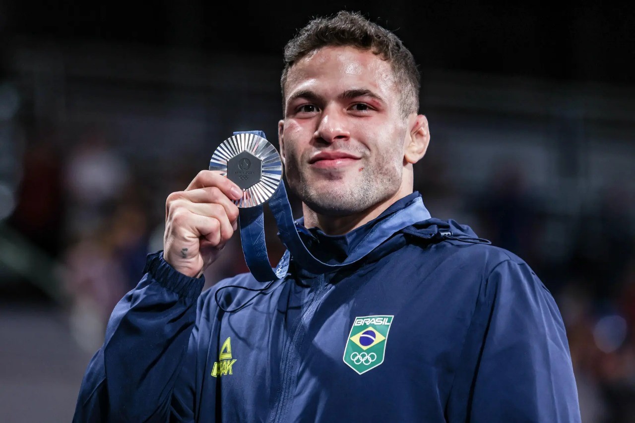 Nos Jogos Olímpicos de Paris, William Lima conquistou a medalha de prata para o Brasil no judô.  — Foto: Wander Roberto/COB