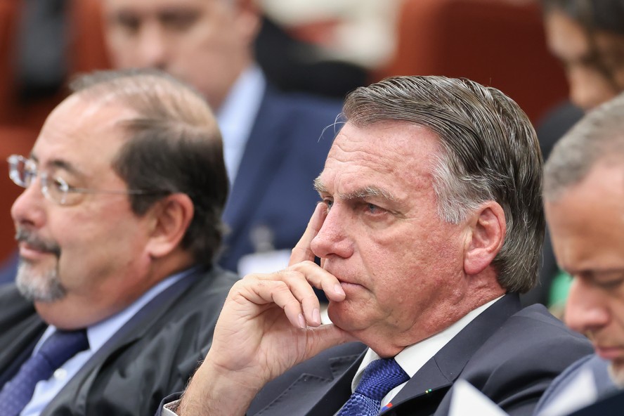 Ex-presidente Jair Bolsonaro em julgamento sobre trama golpista no Supremo Tribunal Federal (STF)