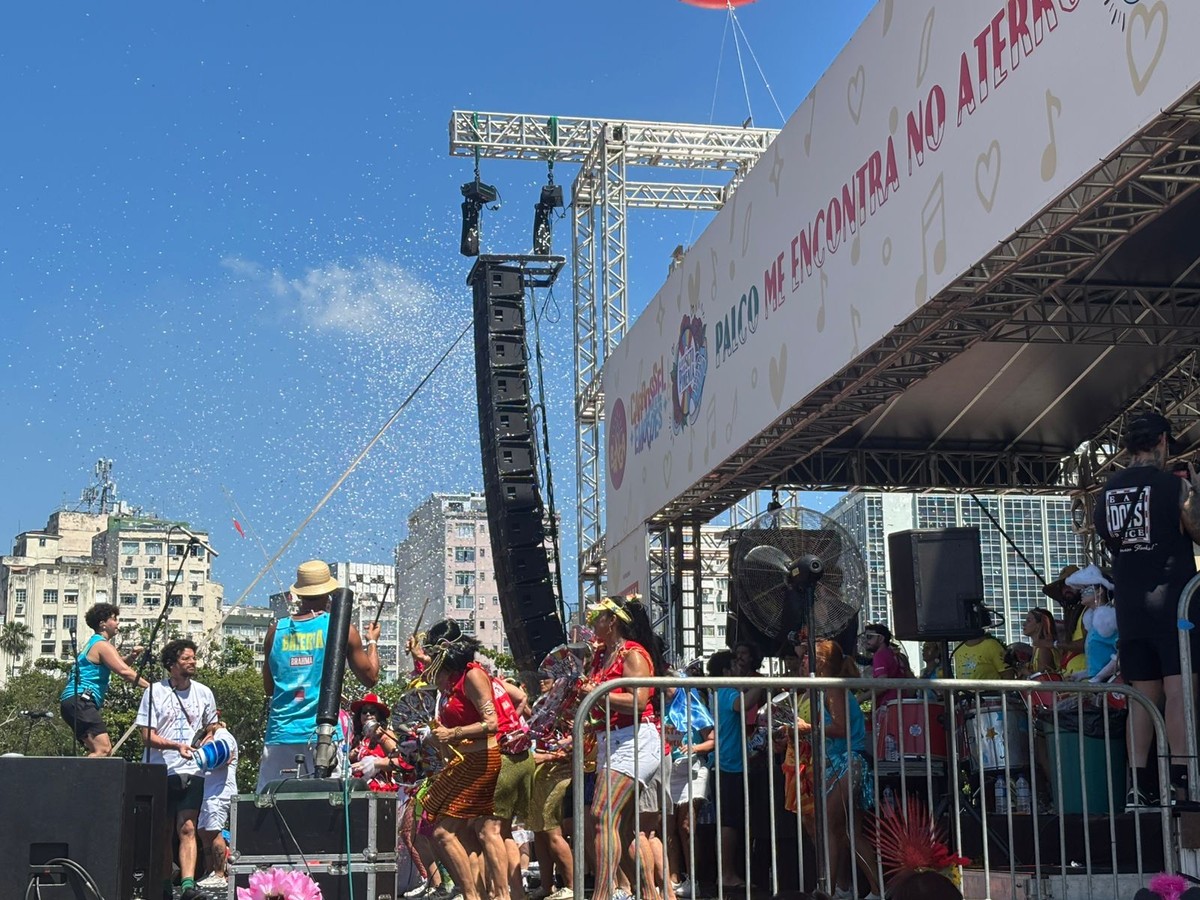 Pós-Carnaval: Quais os blocos de rua que desfilam no RJ neste sábado ...