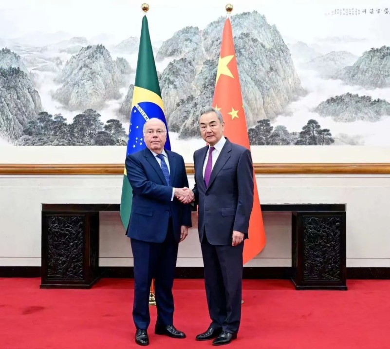 China defende soberania brasileira em meio a possíveis novas tarifas dos EUA