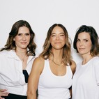 'Mulheres em Chamas': peça transforma menopausa em riso, acolhimento e renascimento