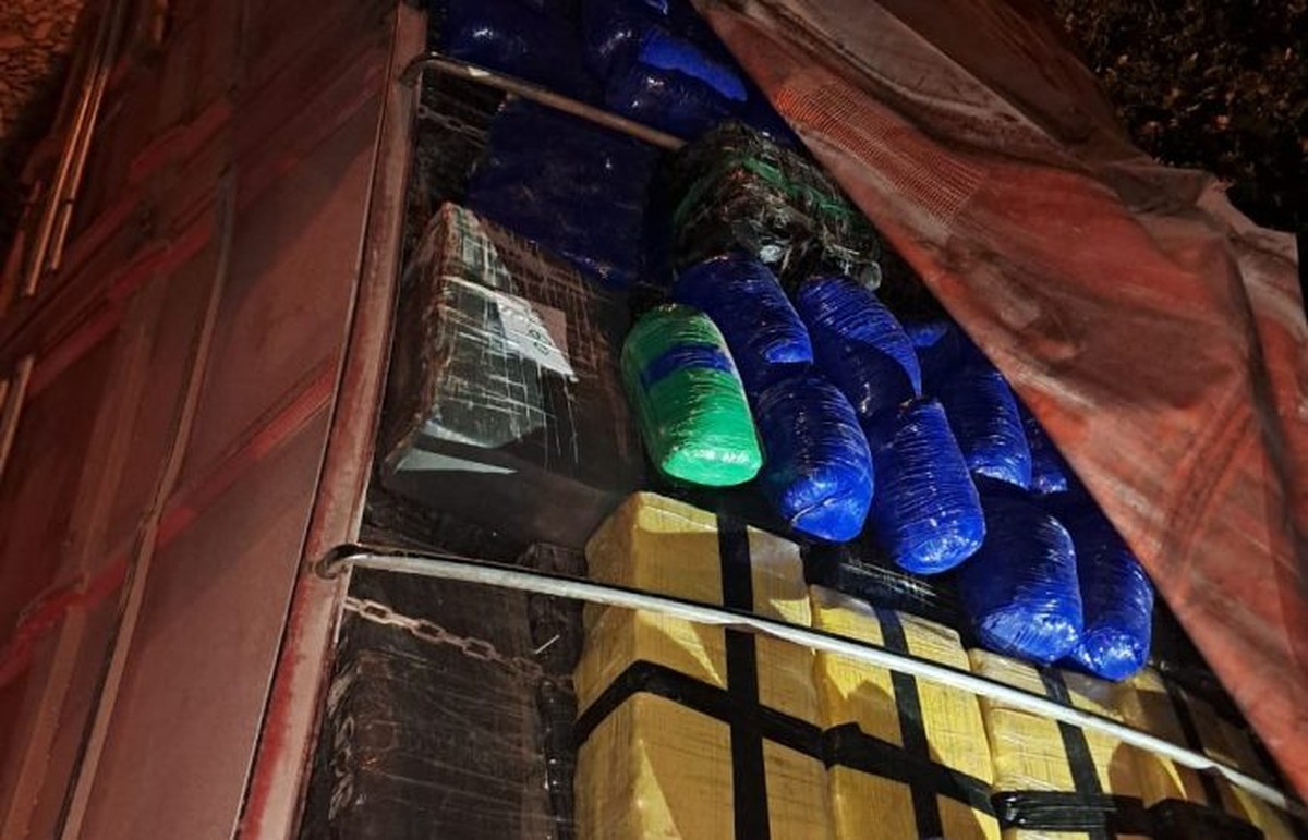 Paraguai faz maior apreensão de maconha da história na fronteira com Brasil