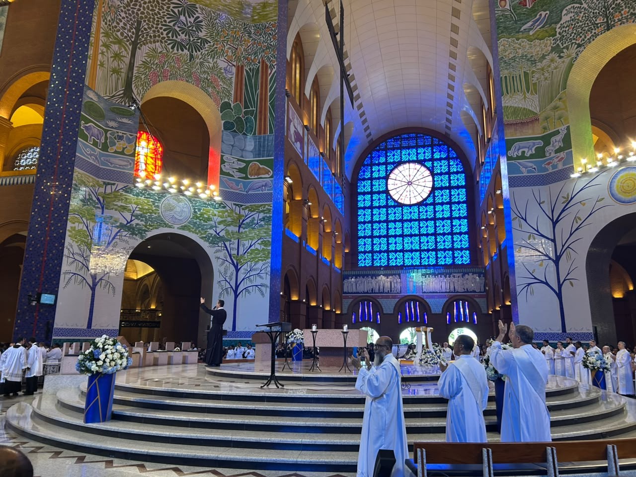 Religião mobiliza eleitores, mas não determina voto sozinha, explica sociólogo
