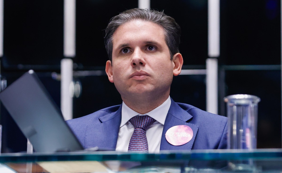 Hugo Motta convoca sessões extras na Câmara para acelerar tramitação de PEC sobre a escala 6x1